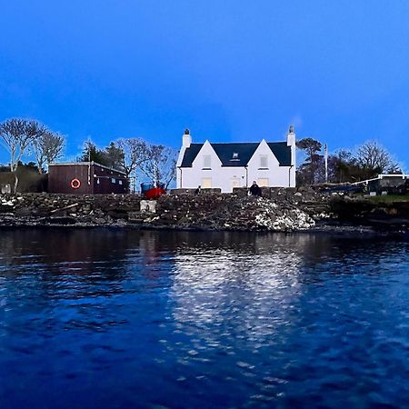 Carnmhor, Isle Of Skye - Stunning 242 Year Old Cottage On Its Own Sea Shore! Breakish Exterior foto