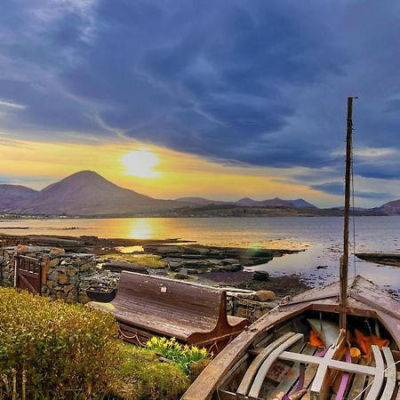 Carnmhor, Isle Of Skye - Stunning 242 Year Old Cottage On Its Own Sea Shore! Breakish Exterior foto
